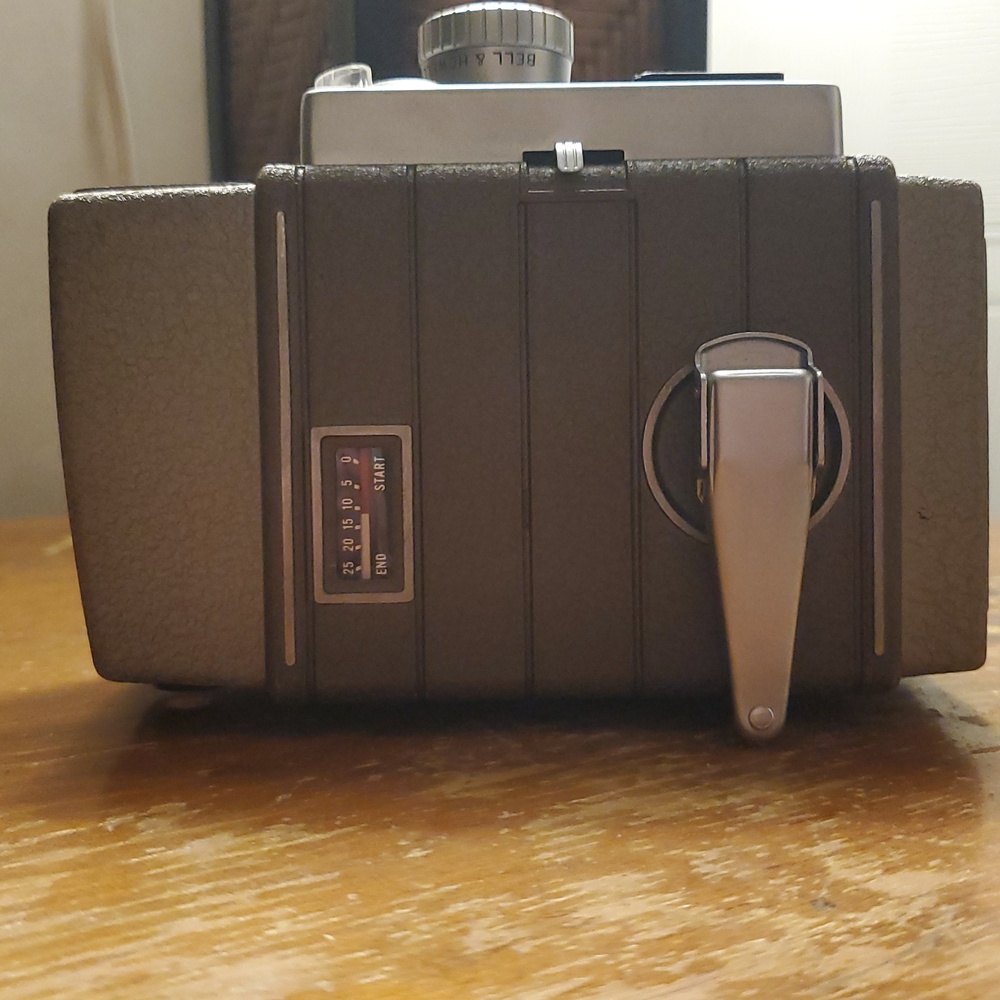 Vintage Kodak Film Camera Kit – Untested, Complete, Classic Collector’s Find - Picture 13 of 14
